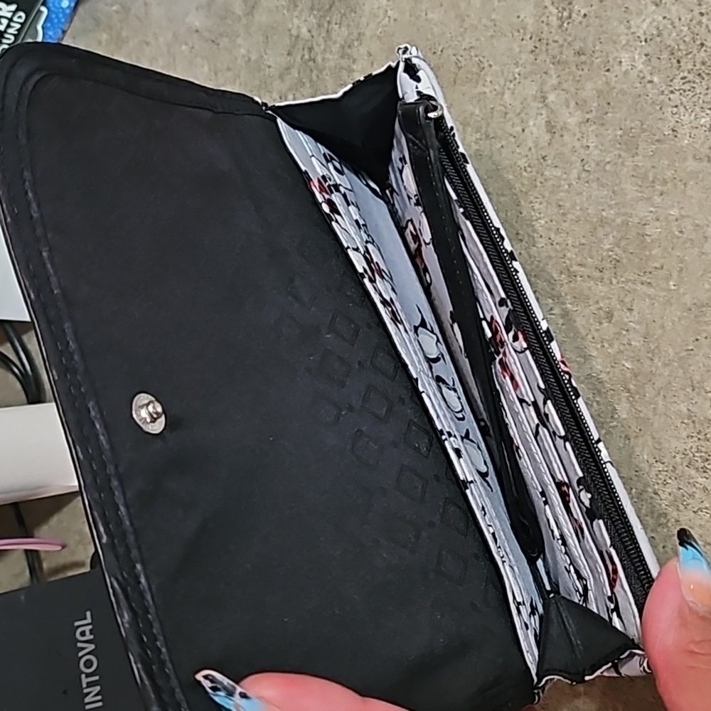 Long Wallet - Picture 2 of 2